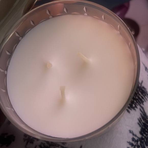 White Barn Geometric Patterned Candle - - Picture 3 of 3